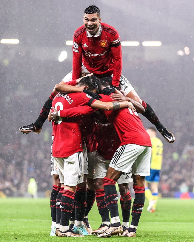 构成了一套 构成了一套